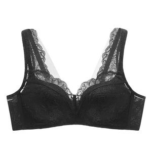 Understance Uplift Wireless Diamond Neckline Lace Bra